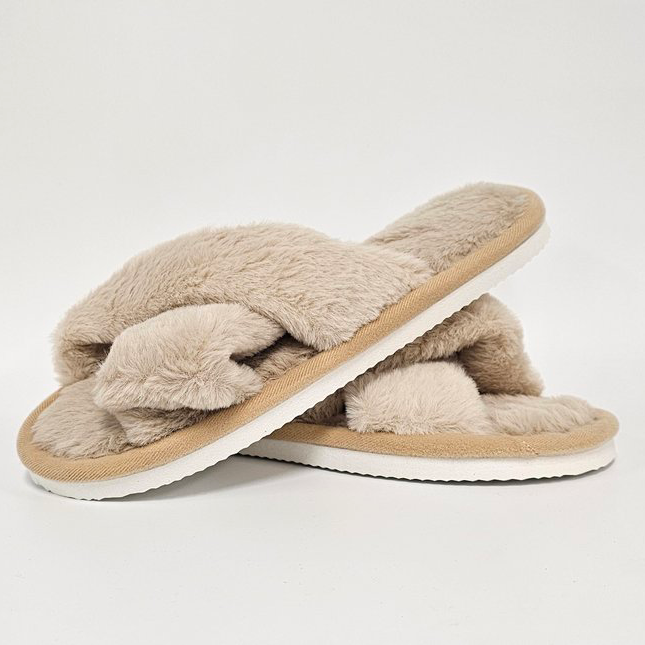 Luxe Comfort: Fluffy Slippers for Ultimate Relaxation