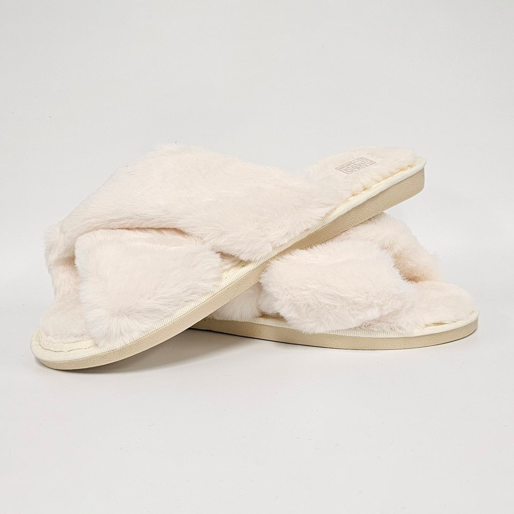 Luxe Comfort: Fluffy Slippers for Ultimate Relaxation