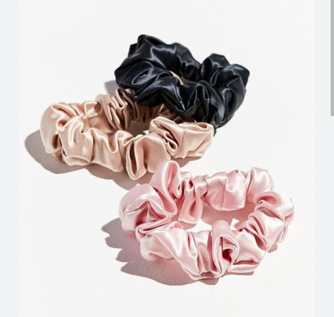 SILK - Scrunchie